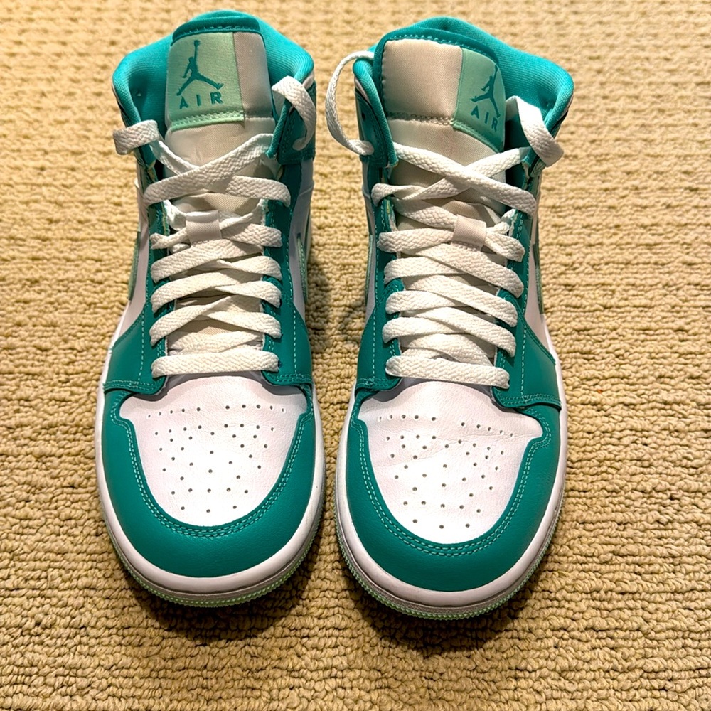 Nike Air Jordan Retro High Top Teal size 8